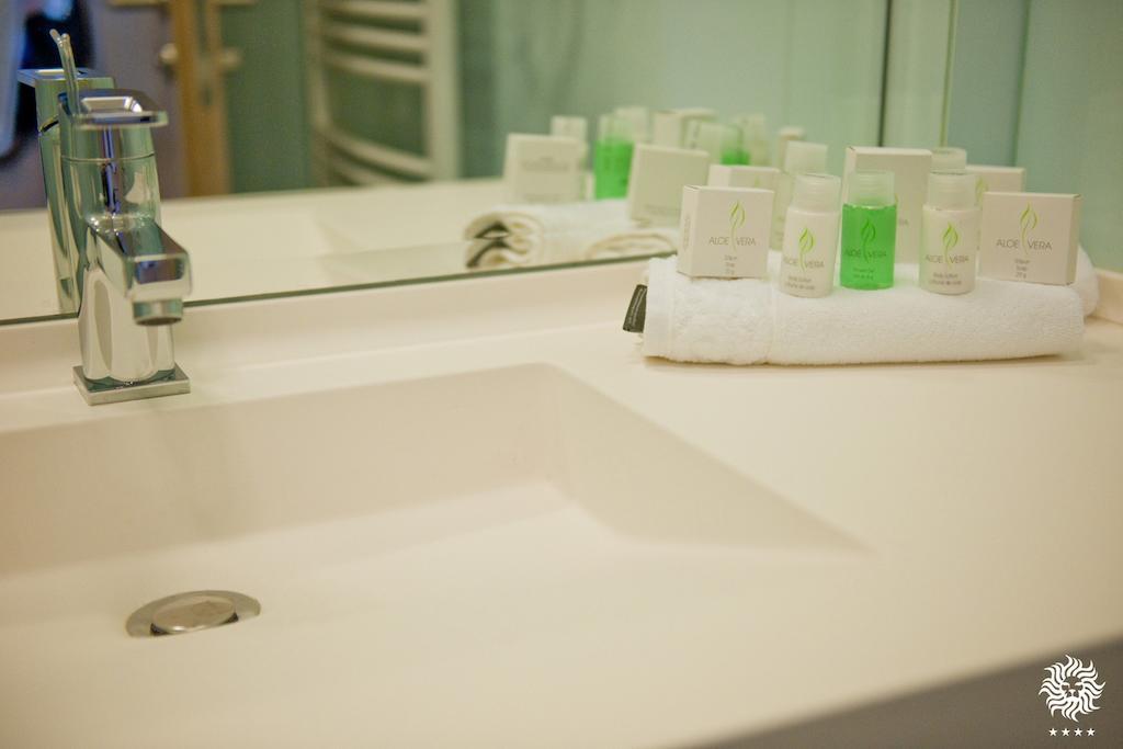 Hotel Leon & Spa أراد الغرفة الصورة